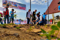 DPD KNPI Jabar bersama Pelija Jabar serta beberapa Stakeholder dan pemuda di Bandung Barat menanam 1.000 pohon di obyek wisata Situ Ciburuy 