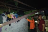 Delapan RW di Desa Giri Asih, Kecamatan Batujajar KBB luluh lantah akibat hujan deras disertai angin puting beliung, Minggu (14082022) foto BPBD KBB