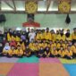 Perwakilan Anggota Komisi VIII DPR RI, Ace Hasan Syadzily melalui Kemensos RI memberikan bantuan berupa sarana dan prasarana untuk perguruan pencak silat Sancang Kuning Bandung Barat (Foto: Abdul)