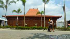 Gubernur Jabar, Ridwan Kamil meresmikan Bale Budaya Parahyangan, Padalarang KBB (Foto: Abdul) dok. SekitarKita.net 