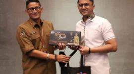 Plt Bupati KBB, Hengki Kurniawan usai bertemu Menparekraf, Sandiaga Uno akan melakukan terobosan menggali potensi PAD dari sektor pariwisata dan ekonomi kreatif (foto Humas KBB)