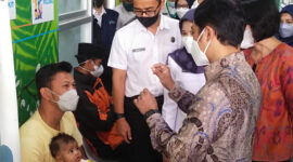 Wamenkes RI, Dante Saksono Harbuwono saat kunjungan ke puskemas Batujajar, Kecamatan Batujajar, Kabupaten Bandung Barat (KBB).