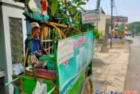 Iwan pedagang es dawet ayu Kota Tegal mengaku kenaikan BBM tidak berpengaruh pada komoditi bahan baku (Foto: Abdul)