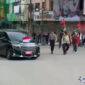 Viral detik-detik mobil mewah milik Wapres Ma’aruf Amin di hadang puluhan mahasiswa di Palembang (Arjun @kabarnegri)