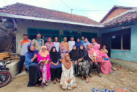 Juma fans dan temu kangen para penggemar radio Darusallam FM Tegal, emak-emak heboh berfoto, Jum’at (16/09/2022).