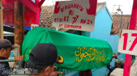 Jenazah korban bocah SD yang meninggal dunia pada peristiwa kebakaran rumah di Kampung Sudimampir RT04/RW24, Desa Padalarang KBB kini sudah dimakamkan (foto: Abdul Kholilulloh 