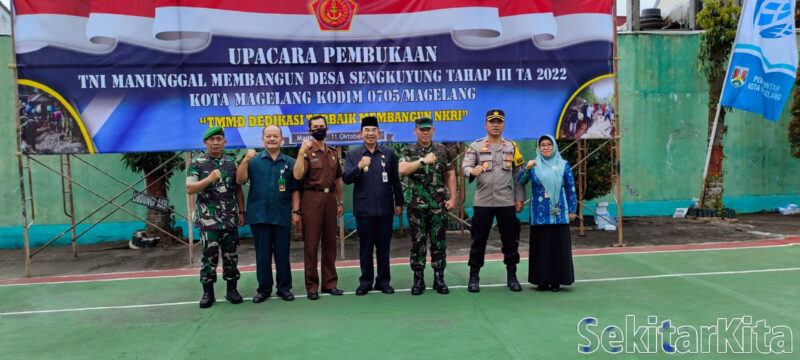 Kolonel H.Sunardi, S.E., M.M. Wadanmen Chandradimuka Akedemi TNI bersama Wakil Walikota Kota Magelang KH.Mansyur membuka TMMD Sengkuyung Tahap III 2022.