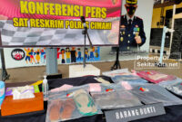 Konferensi pers pengungkapan kasus pembunuhan bocah perempuan di Kota Cimahi. Pelaku diringkus pada Minggu 23 Oktober 2022 malam. (foto: Abdul) 