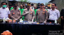 Polres Metro Bekasi mengungkap kasus sindikat motor di Bekasi.
