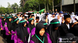 Ribuan santri padati jalan raya Padalarang KBB.