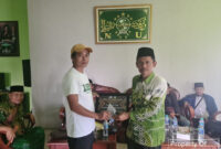 Anggota DPRD Jabar, Edi Rusyandi raih penghargaan HSN Award 2022.