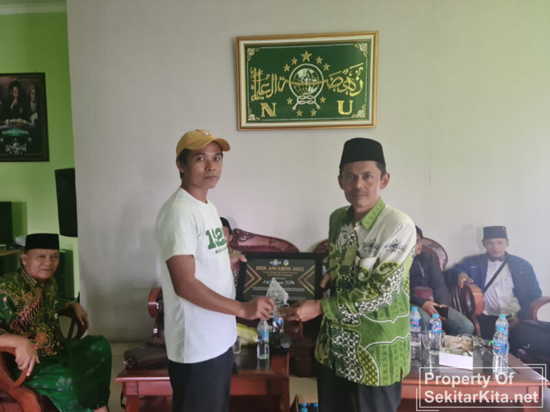 Anggota DPRD Jabar, Edi Rusyandi raih penghargaan HSN Award 2022.