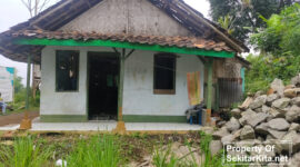Darul Amanah dulunya tempat kumuh dan terdapat botol miras berserakan, kini disulap menjadi tempat ibadah. (foto: Abdul Kholilulloh)