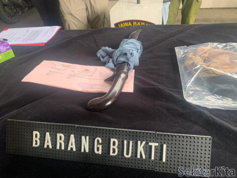 Jajaran Polres Cimahi menangkap 16 remaja terlibat pembacokan di Bandung Barat, pelaku dikenakan wajib lapor, korban harus mendapatkan perawatan intensif (foto: Kendra / SekitarKita.net).