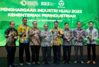 FajarPaper terima penghargaan industri Hijau 2022.