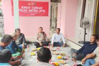 Giat Jum'at Curhat, Kapolsek Cikarang Selatan terima keluhan masyarakat di Kecamatan Cikarang Selatan.