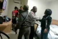 Video viral seorang istri kepergok disebuah hotel bersama lelaki lain di Jayapura.