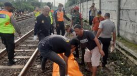 Tragis, Wanita Paruh Baya Tewas Tertabrak Kereta Api di Bekasi 