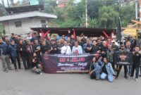 Peduli Kasih, PAB BOSS Bagikan Makanan Siap Saji Bagi Pengendara di Padalarang 