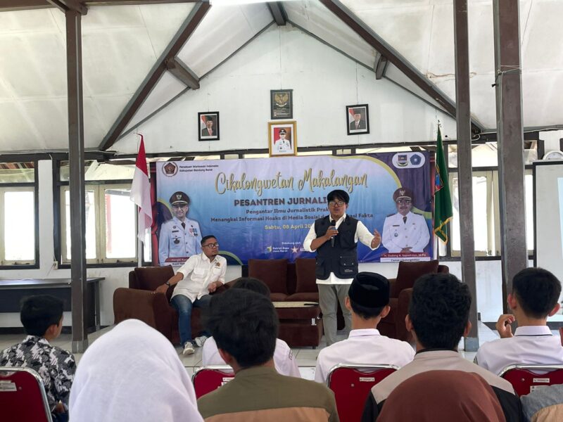 Puluhan pelajar di wilayah Kecamatan Cikalongwetan, Kabupaten Bandung Barat