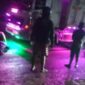 Pemotor mengalami luka parah di bagian kedua kakinya usai terlindas truk di Jalan Kalimalang Bekasi Selasa (23/05/2023)