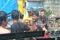 Sopir truk dipalak oknum preman di TPAS Burangkeng, Kabupaten Bekasi 
