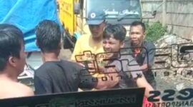 Sopir truk dipalak oknum preman di TPAS Burangkeng, Kabupaten Bekasi 