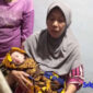 Sosok bayi tampan mungil diduga dibuang orang tuanya disebuah gang sempit di kampung Kongsi, RT01/RW04, Desa Cikarang Kota, Kecamatan Cikarang Utara.