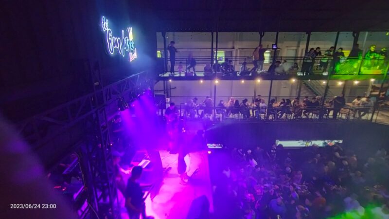 Cafe Hits Empire Cikarang.
