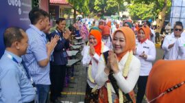 Bunda PAUD Jawa Barat, Atalia Praratya Ridwan Kamil sambangi Yayasan Al-Muslim Desa Tambun, Kecamatan Tambun Selatan, Kabupaten Bekasi. (foto: Abdul Kholilulloh)
