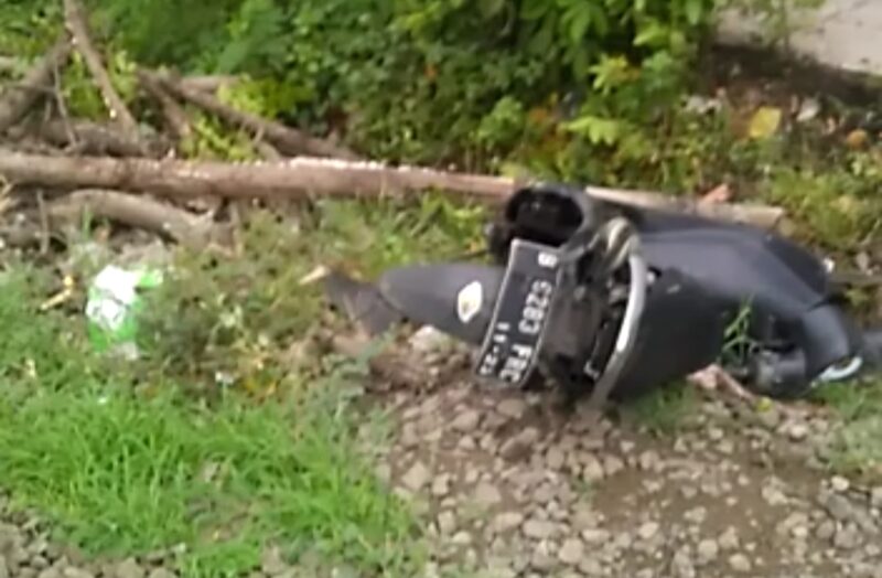 Pemotor tewas tersambar kereta api di Tambun Selatan (foto: tangkap layar)