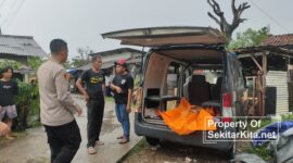 Seroang pria bernama AR (40) warga Kampung Sumapan Jati, RT01/RW03, Desa Simpangan, Kecamatan Cikarang Utara (foto: Abdul Kholilulloh)