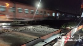 Perlintasan kereta api jalan Baru Kompas, Tambun, Kecamatan Tambun Selatan, Kabupaten Bekasi kembali memakan korban jiwa (foto: Abdul Kholilulloh)
