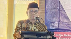 Tubagus Ace Hasan Syadzily ini saat menjadi narasumber Ngobrol Pendidikan Islam (NGOPI) bersama para ratusan guru ngaji dan guru Madrasah Diniyah Takmilyah (MDT) di Sutan Raja Hotel Soreang Kabupaten Bandung, Sabtu 28 Oktober 2023.