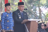Pj Bupati KBB Arsan Latif saat memimpin upacara Sumpah Pemuda ke-95 (Foto: Prokopim KBB)