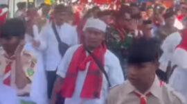 Peserta pawai taaruf dari Kecamatan Campaka (Tangkapan layar FB @H Herman Suherman).
