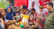 Tekan inflasi, Pemkab Bandung Barat gelontorkan 100 ton beras di 5 titik