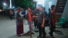Polsek Babelan Polres Metro Bekasi melakukan olah TKP penembakan di Desa Buni Bakti (foto: Darto)
