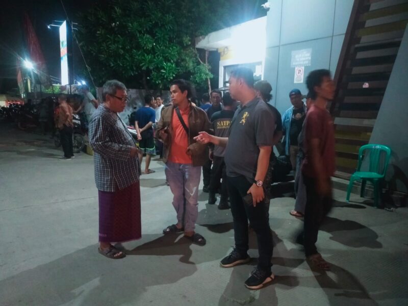 Polsek Babelan Polres Metro Bekasi melakukan olah TKP penembakan di Desa Buni Bakti (foto: Darto)