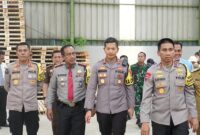 Polda Jabar kunjungi gudang logistik KPU Kabupaten Karawang (foto: Humas Polres Karawang)