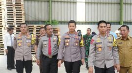 Polda Jabar kunjungi gudang logistik KPU Kabupaten Karawang (foto: Humas Polres Karawang)