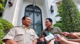 Menghadiri undangan makan siang bersama, Prabowo Subianto menyambangi kediaman Erick Thohir di Jakarta, Selasa (31/1/2023). | foto: istimewa