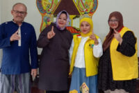 Teh Rita disambut warga Soreang, saat Bantu Lanjutkan Program Keserasian Sosial