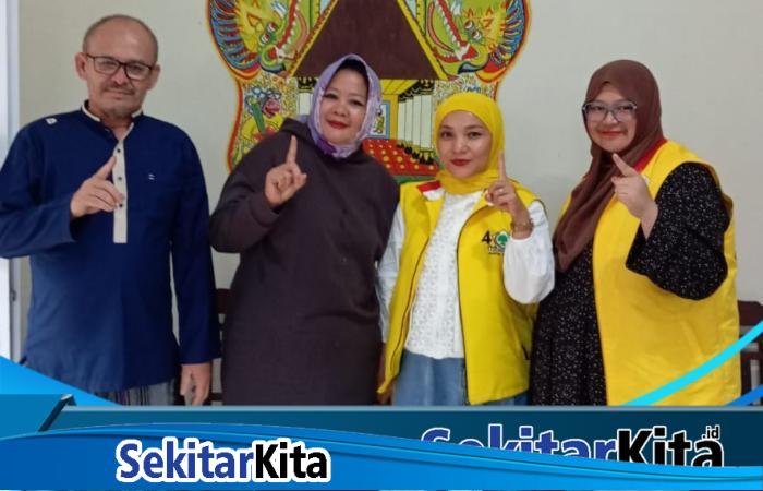 Teh Rita disambut warga Soreang, saat Bantu Lanjutkan Program Keserasian Sosial