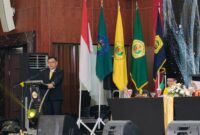 Kang Ace saat menjadi pembicara di Hadapan Ratusan para Wisudawan Universitas Bale Bandung.