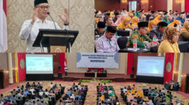 Kang Ace saat memaparkan Tata Kelola Dana Haji saat Silaturrahmi dengan Forum Komunikasi Diniyah Takmiliyah KBB dan Kabupaten Bandung (Ist)