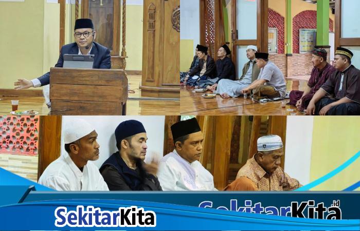 Kang Ace saat shalat subuh berjamaah di Kabupaten Bandung (Ist)