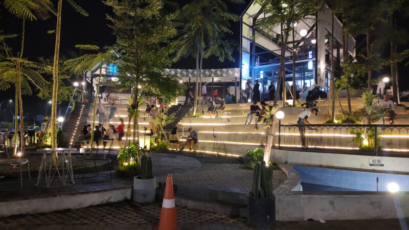 Kedai Coffe Nako, Kota Baru Parahyangan Padalarang Bandung Barat (foto: Abdul Kholilulloh)