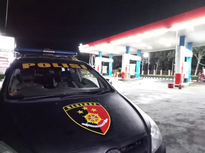 Polres Cimahi melakukan penyidikan dugaan minibus terbakar di SPBU Cikamuning Padalarang Bandung Barat (foto: Abdul Kholilulloh)