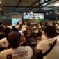 Caleg DPRD KBB Kusairi dari partai PPP KBB mengadakan nobar debat capres ketiga yang digelar di Cafe Talons and Resto, Kecamatan Padalarang, Kabupaten Bandung Barat (KBB) Minggu (07/01/2024) malam, (foto: Abdul Kholilulloh)